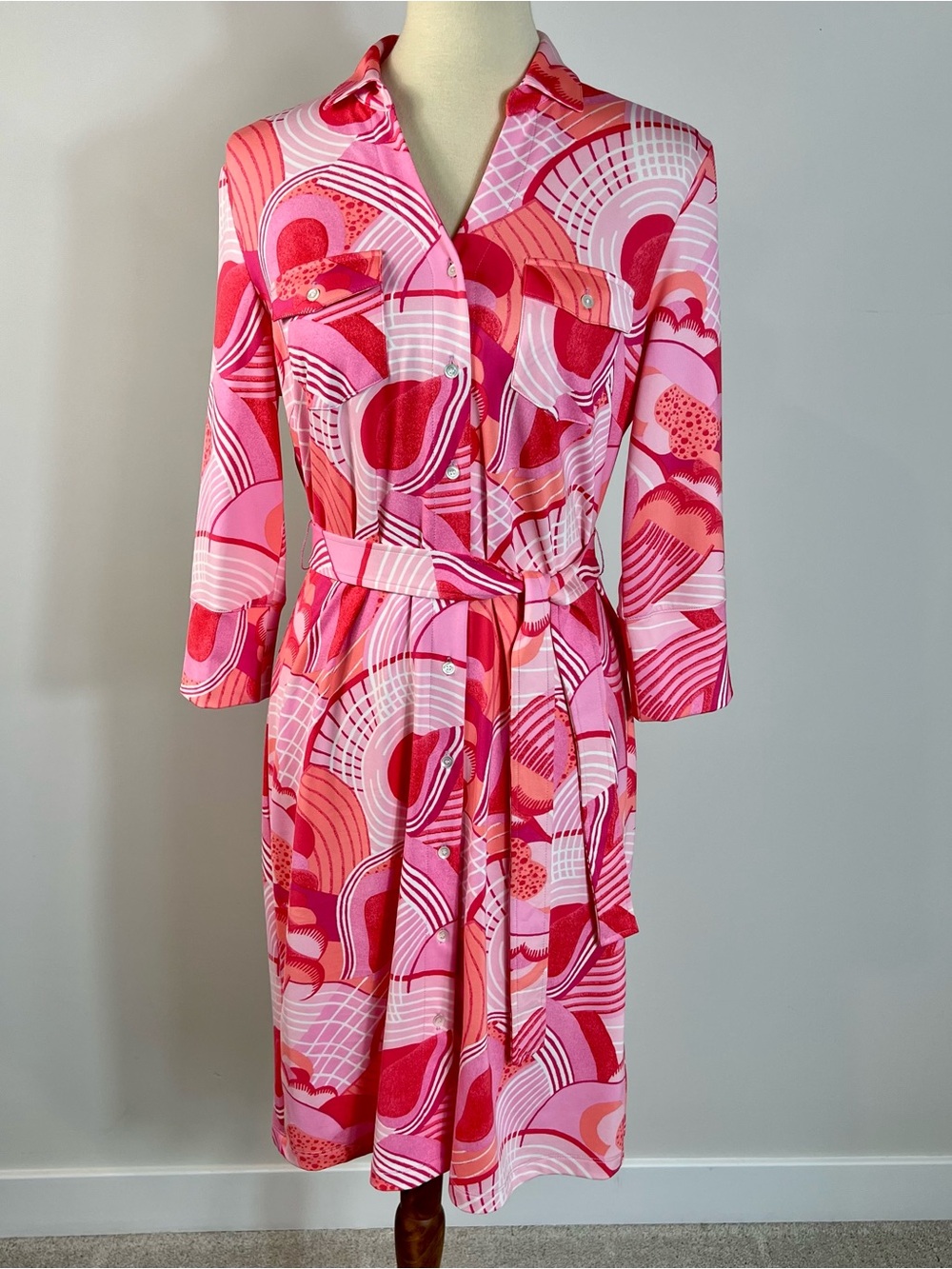 J. McLaughlin Brynn Retro Pink Print V-Neck Button Up Belted Dress M NWOT